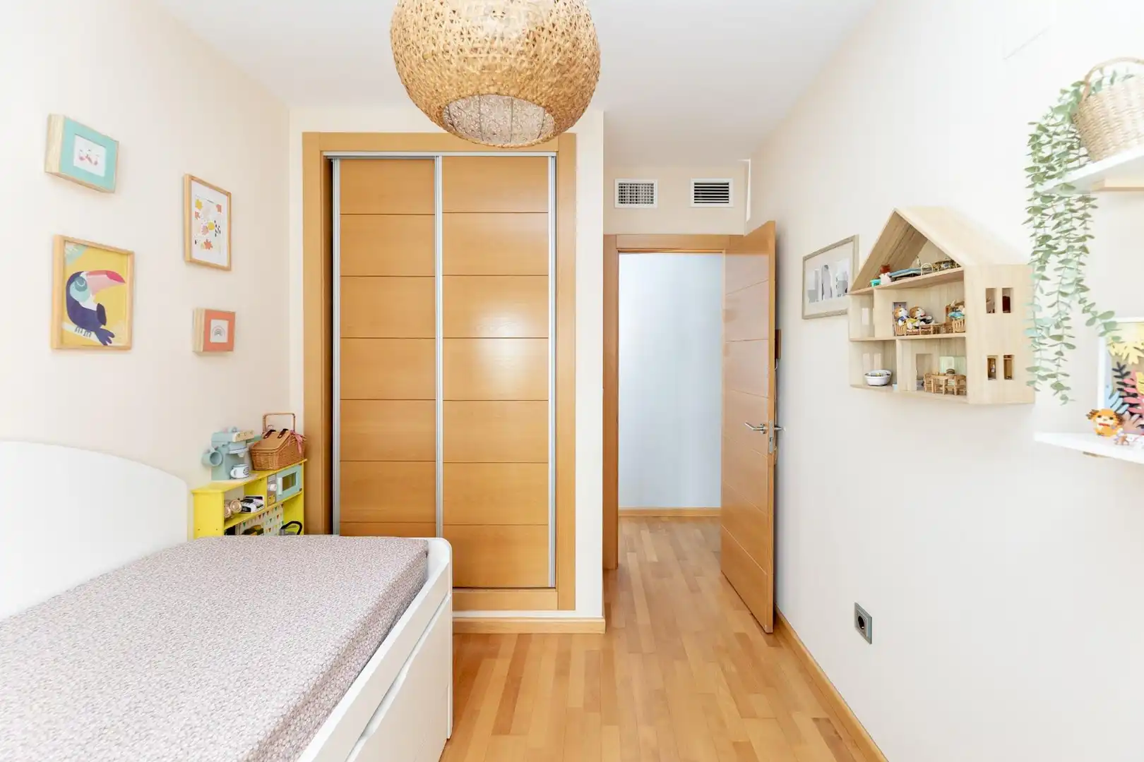 Bedroom of Flat for sale in Armilla