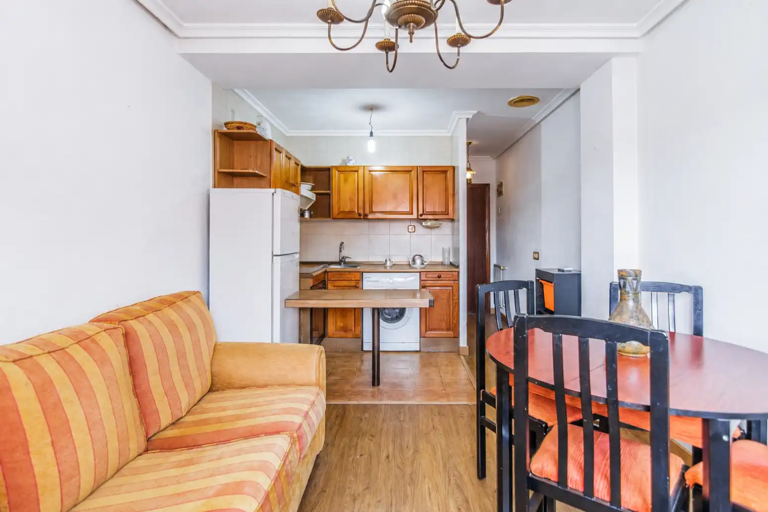 Kitchen of Flat for sale in Oviedo   with Heating, Storage room and Furnished