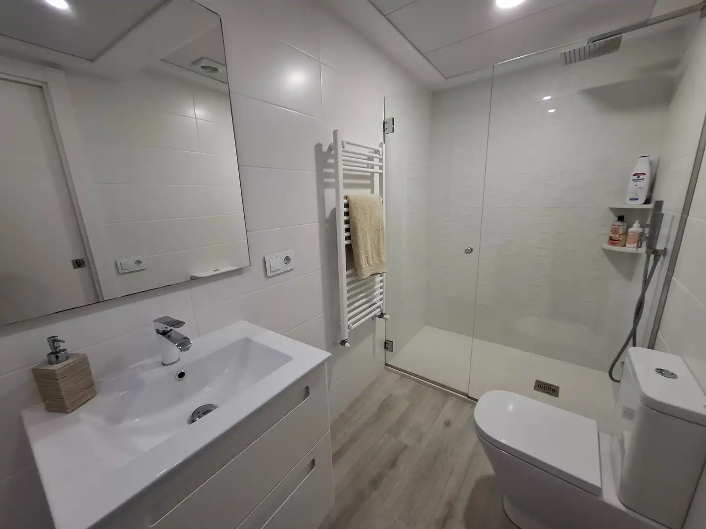 Badezimmer von Wohnung zum Verkauf in Alfarrasí, Valencia