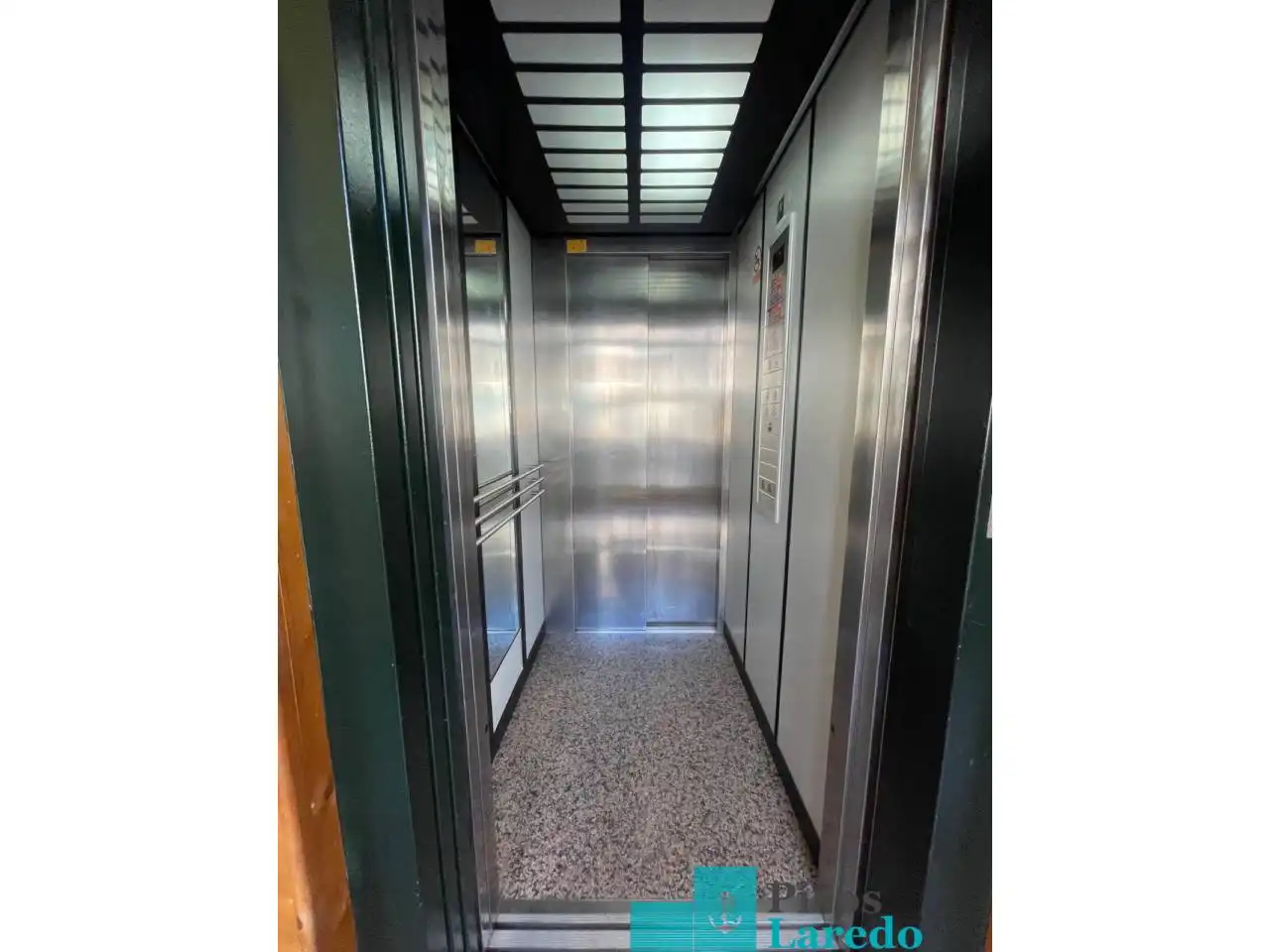 Flat for sale in Voto  with Air Conditioner, Heating and Storage room