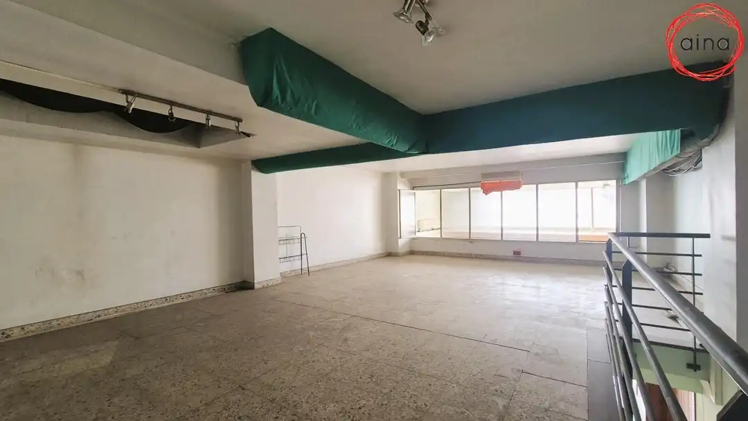 Local en venta en  Pamplona / Iruña con Aire acondicionado y Amueblado