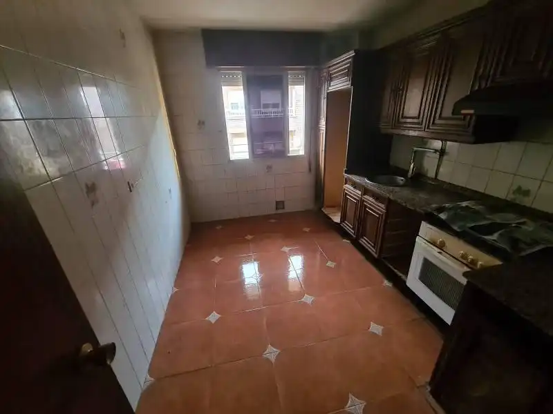 Cocina de Piso en venta en Vega de Espinareda con Calefacción, Terraza y Trastero