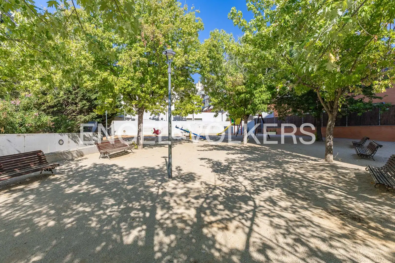 Vista exterior de Planta baixa en venda en Terrassa amb Calefacció i Piscina