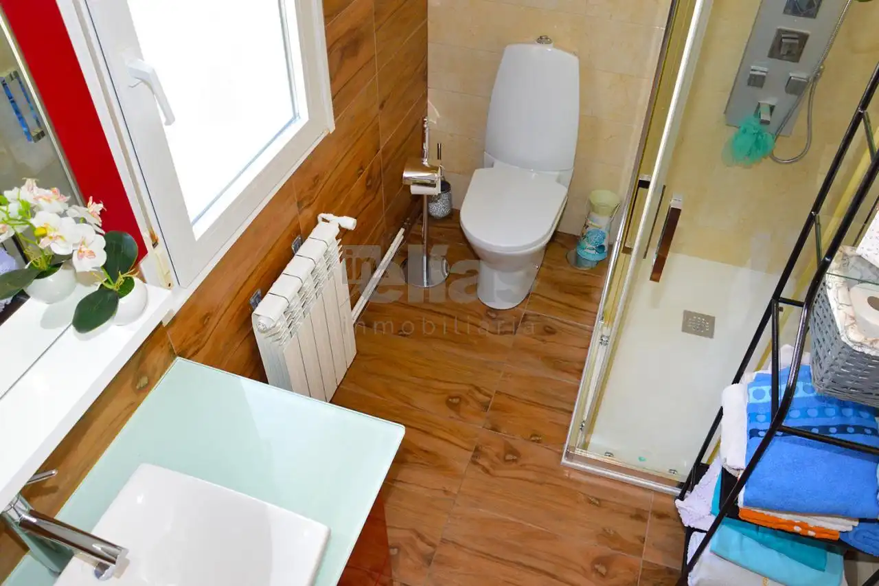 Bathroom of Houses for sale in Cabana de Bergantiños  with Heating and Private garden