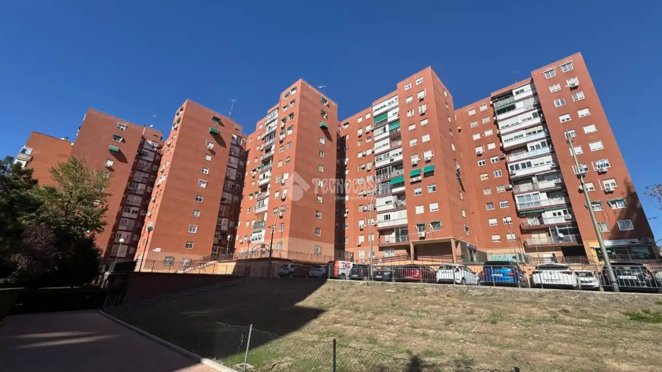 Vista exterior de Piso en venta en El Soto - Azorín