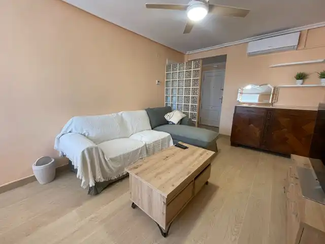 Wohnzimmer von Wohnung zur Miete in Alicante / Alacant mit Klimaanlage, Heizung und Möbliert