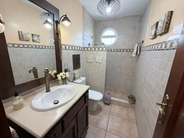 Baño de Casa o chalet en venta en Palos de la Frontera con Aire acondicionado, Calefacción y Jardín privado