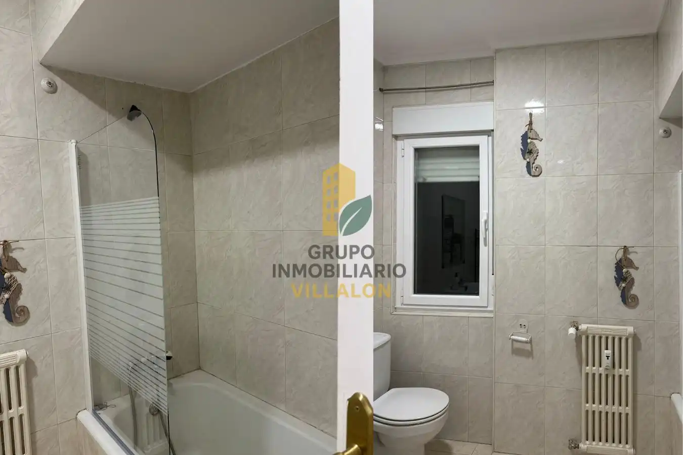 Baño de Piso en venta en León Capital  con Calefacción, Parquet y Amueblado