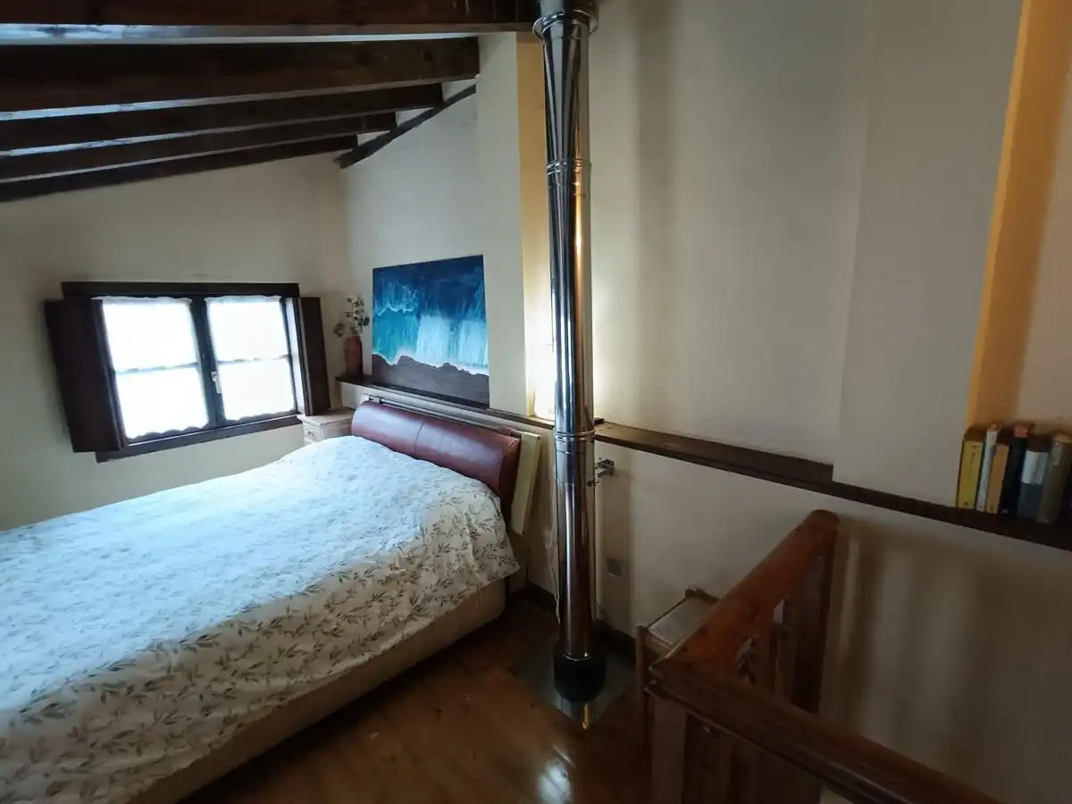 Schlafzimmer von Einfamilien-Reihenhaus zum Verkauf in Llanes mit Heizung und Möbliert