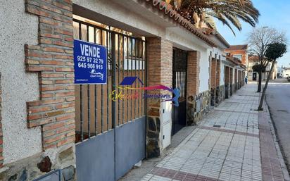 Exterior view of Single-family semi-detached for sale in Villacañas  with Air Conditioner and Terrace