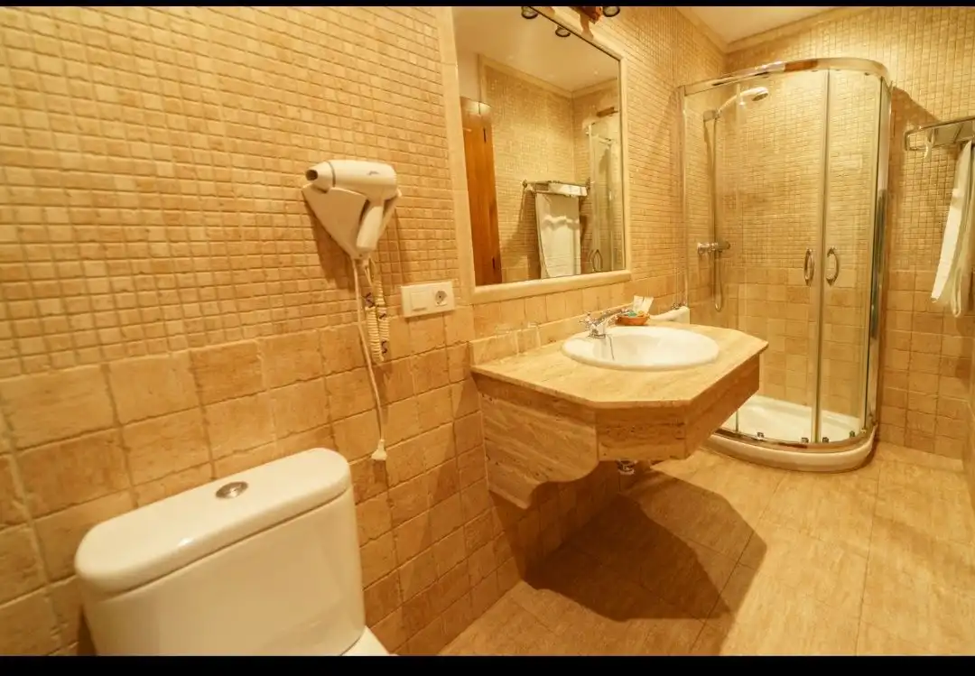 Badezimmer von Country house zum Verkauf in Santiurde de Toranzo