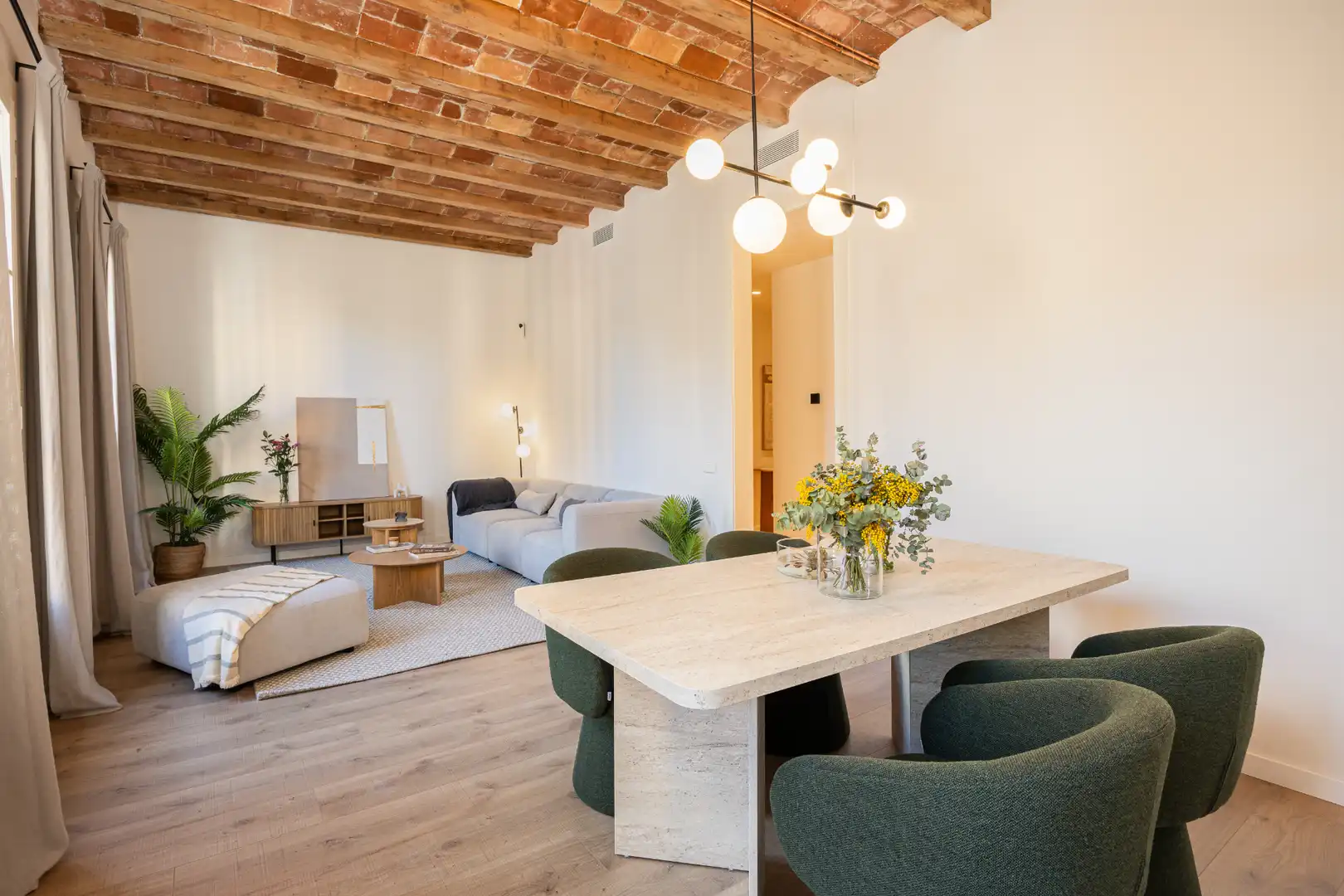 Sala d'estar de Pis en venda en Barcelona amb Aire condicionat, Calefacció i Parquet