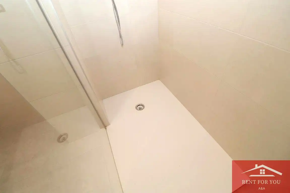Badezimmer von Erdgeschoss zur Miete in Coín mit Klimaanlage