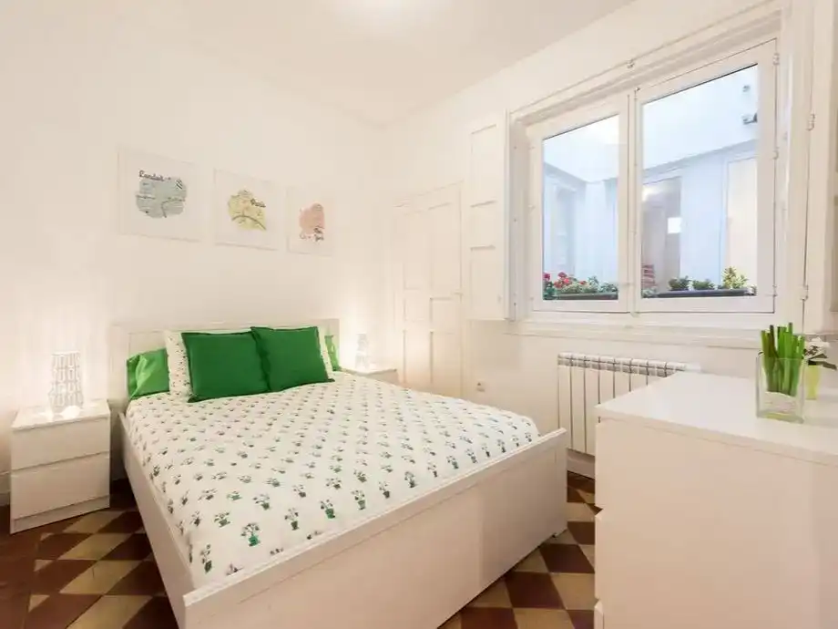 Bedroom of Apartments for share in Castelldefels  with Parquet flooring, Storage room and Furnished