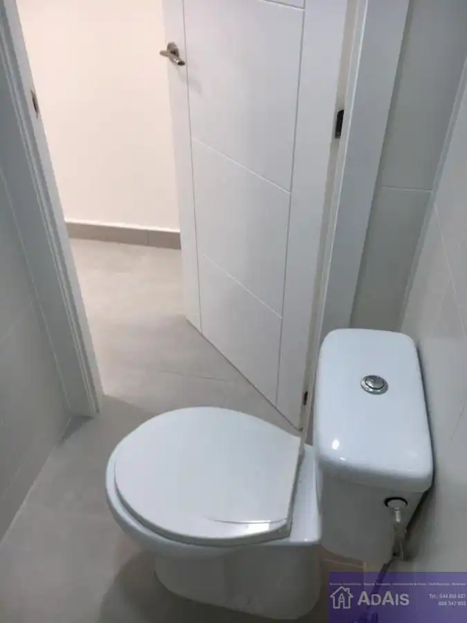 Baño de Planta baja en venta en Gandia con Aire acondicionado, Calefacción y Amueblado