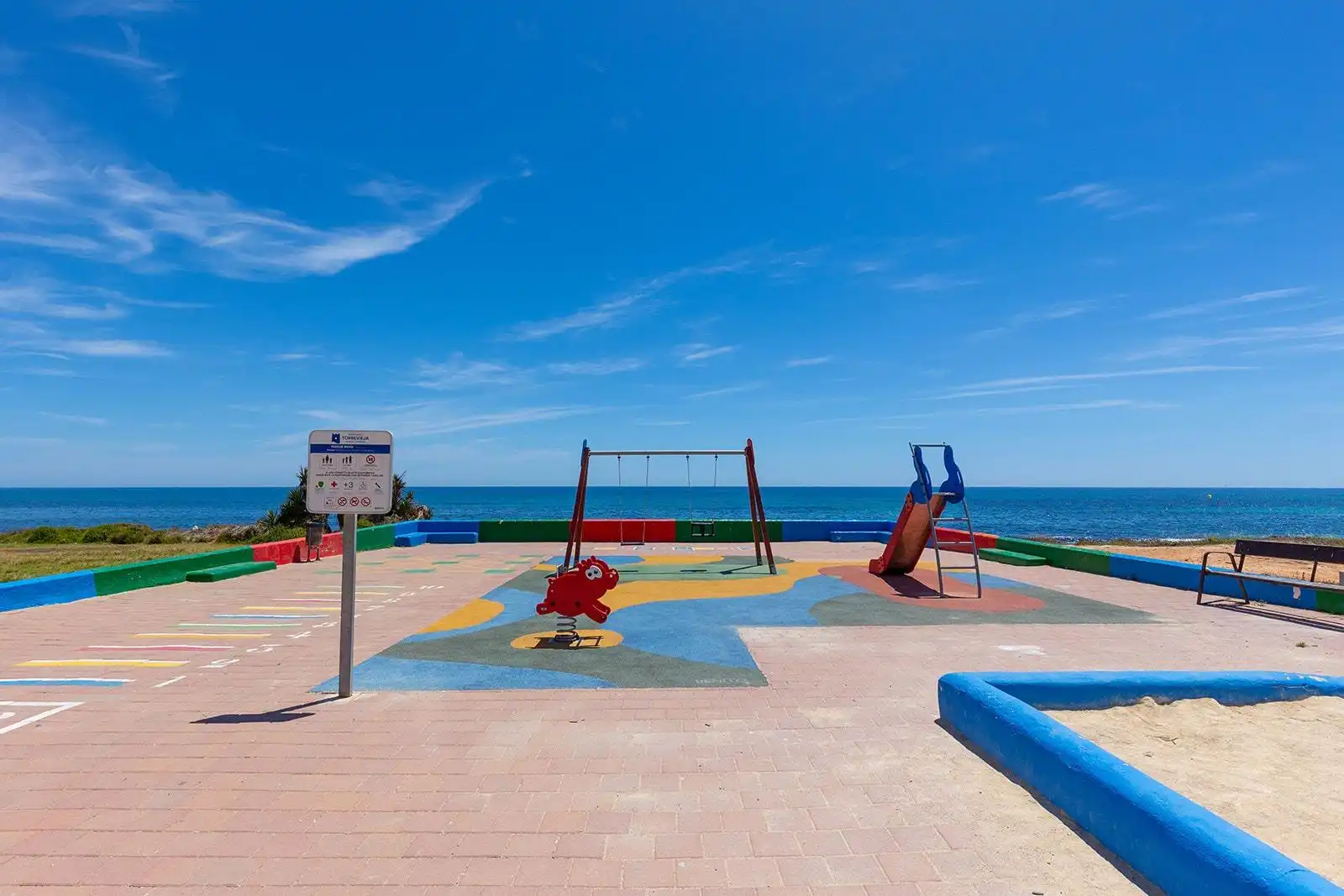 Chalet con terraza en venta en Calle MAR NEGRO, imagen 86