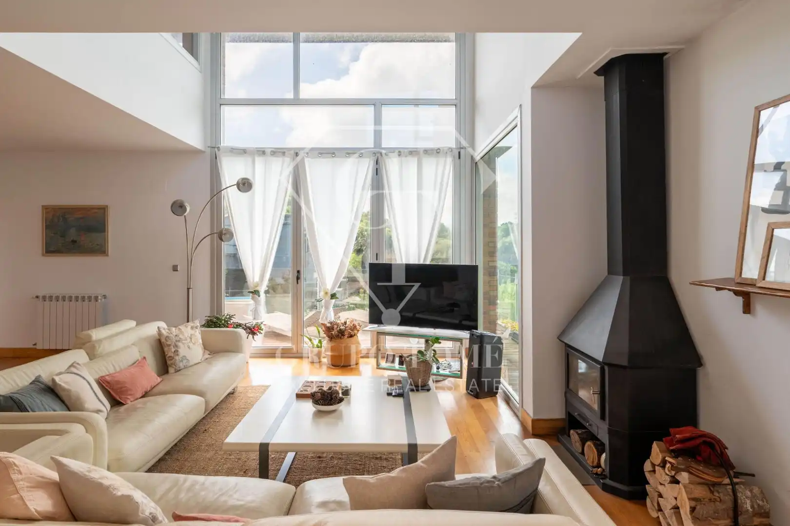 Wohnzimmer von Einfamilien-Reihenhaus zum Verkauf in Donostia - San Sebastián  mit Heizung, Privatgarten und Terrasse