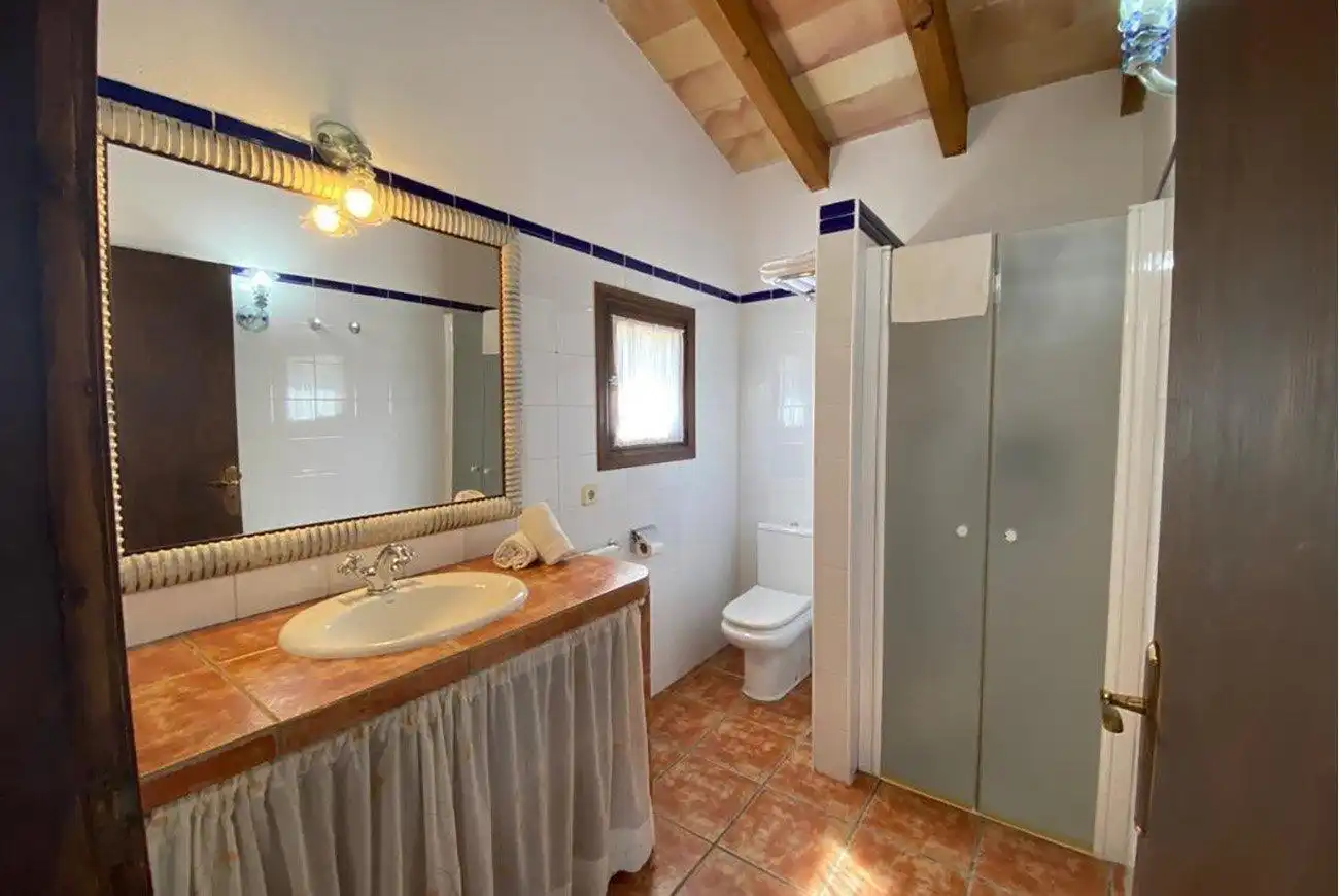 Baño de Edificio en venta en Ses Salines con Piscina comunitaria