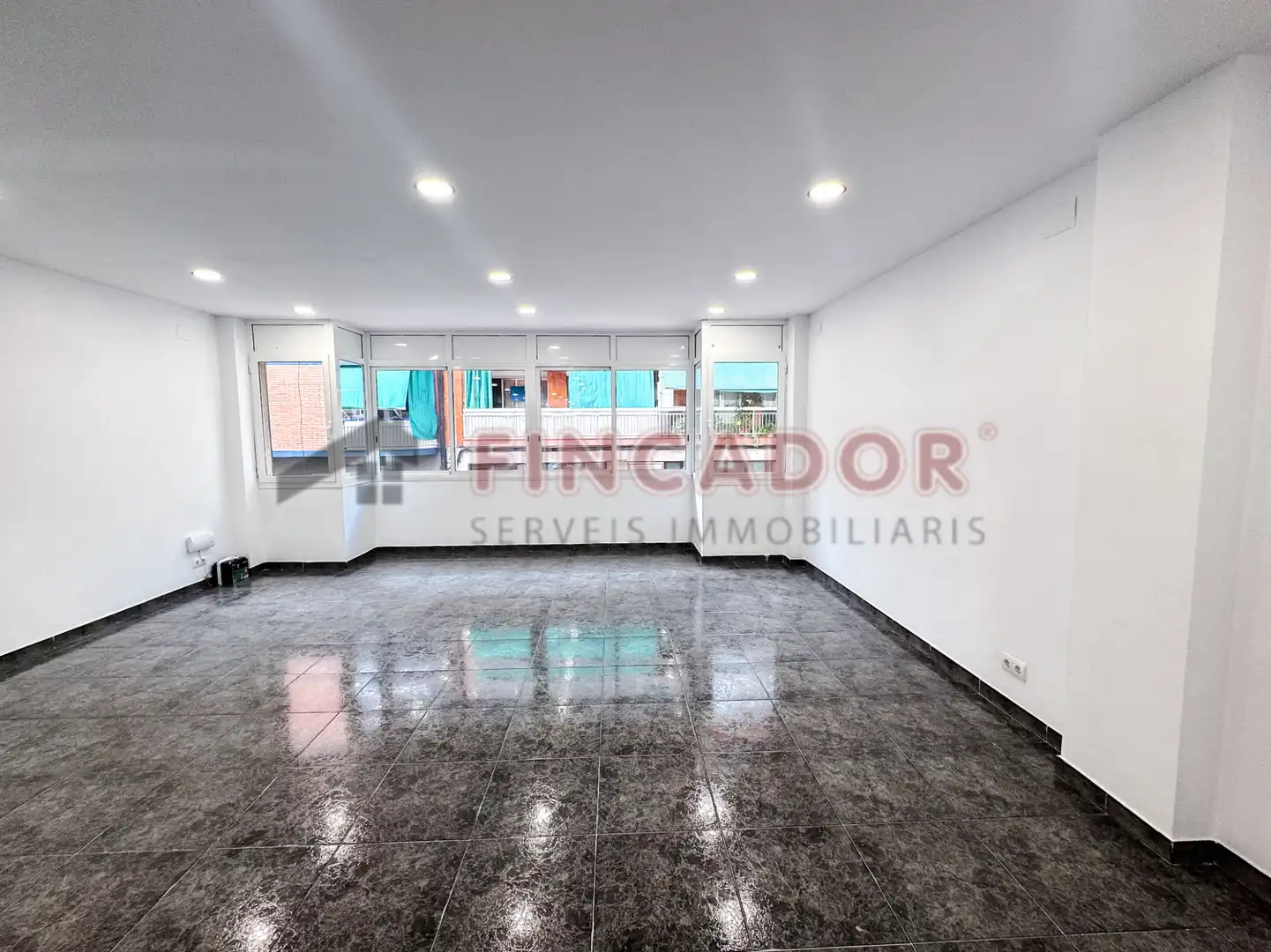 Business premises for sale in Carrer de Don Pelayo, imagen 2