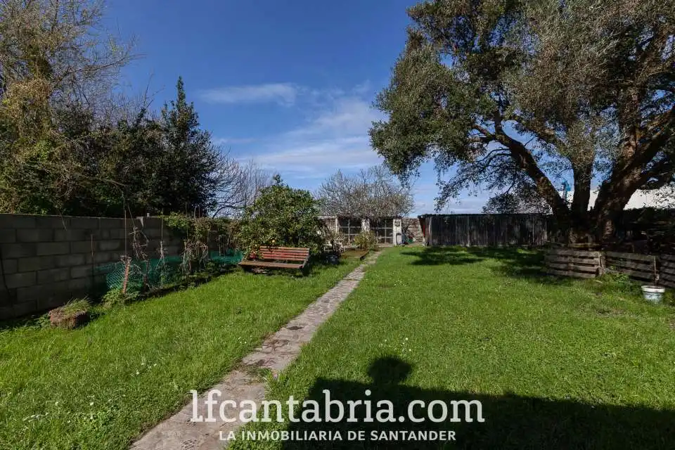 Jardín de Casa o chalet en venta en Santa Cruz de Bezana con Calefacción, Jardín privado y Trastero