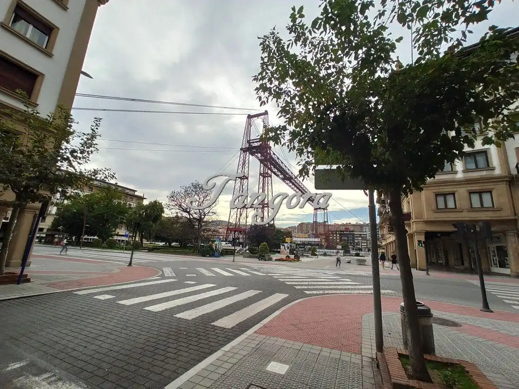 Piso con ascensor en venta en Plaza Puente, imagen 2