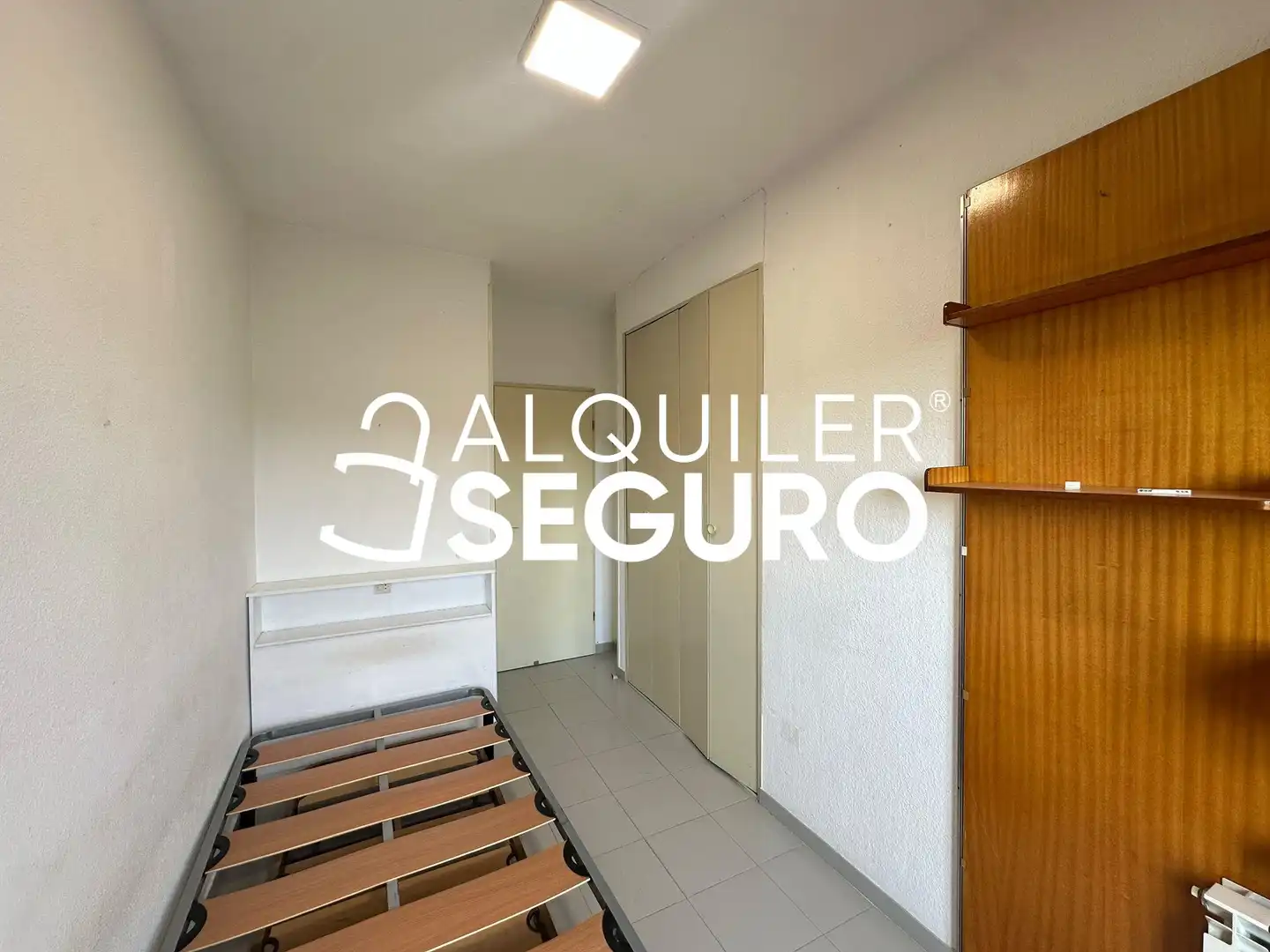 Parking of Flat for rent in Madrid  with Heating, Terrace and Furnished