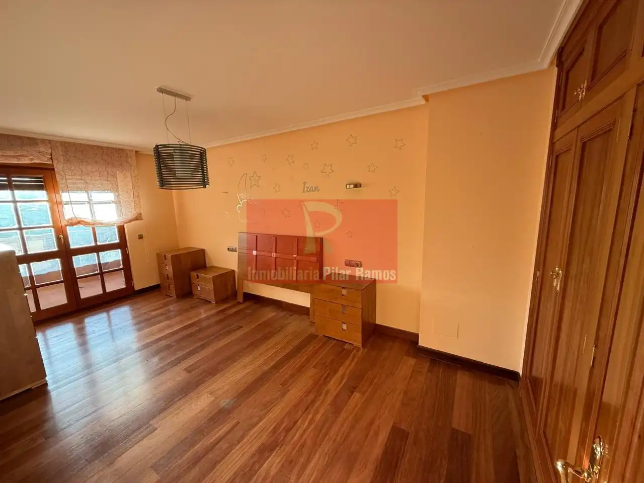 Sala d'estar de Casa adosada en venda en Sariegos amb Calefacció, Jardí privat i Terrassa