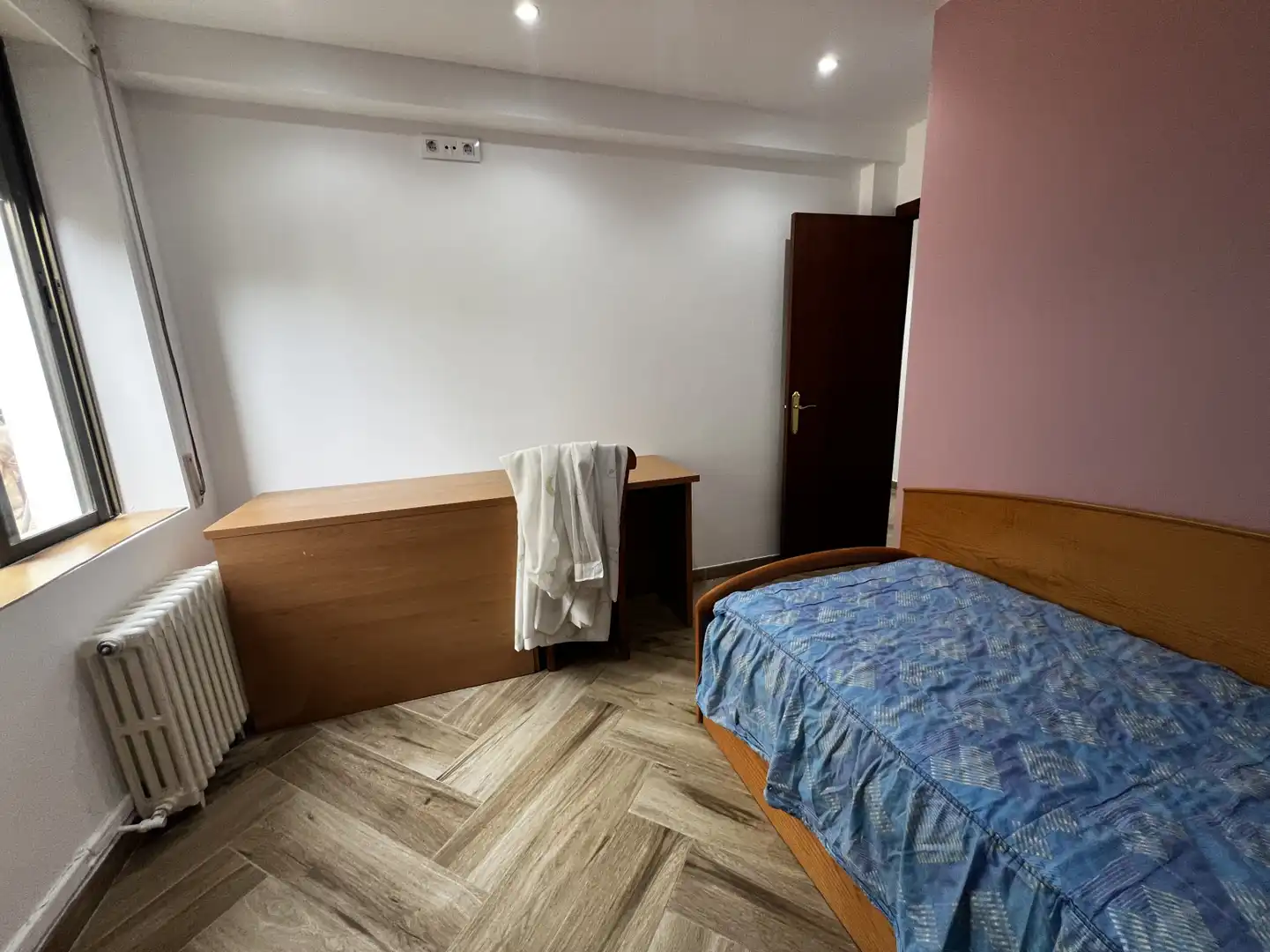 Bedroom of Detached homes for sale in Torrelavega   with Heating, Private garden and Parquet flooring