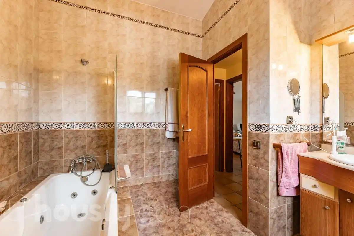 House with pool for sale in Avinguda de Corbera ., imagen 34