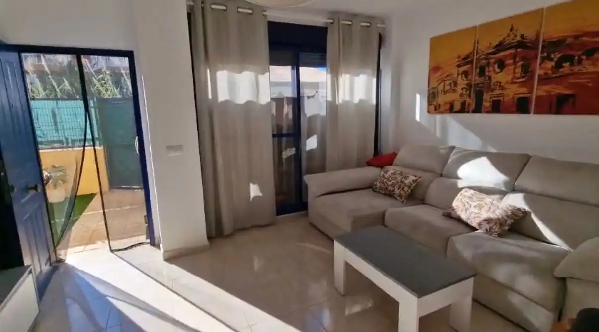 Sala de estar de Casa adosada de alquiler en Bellreguard con Aire acondicionado, Amueblado y Horno