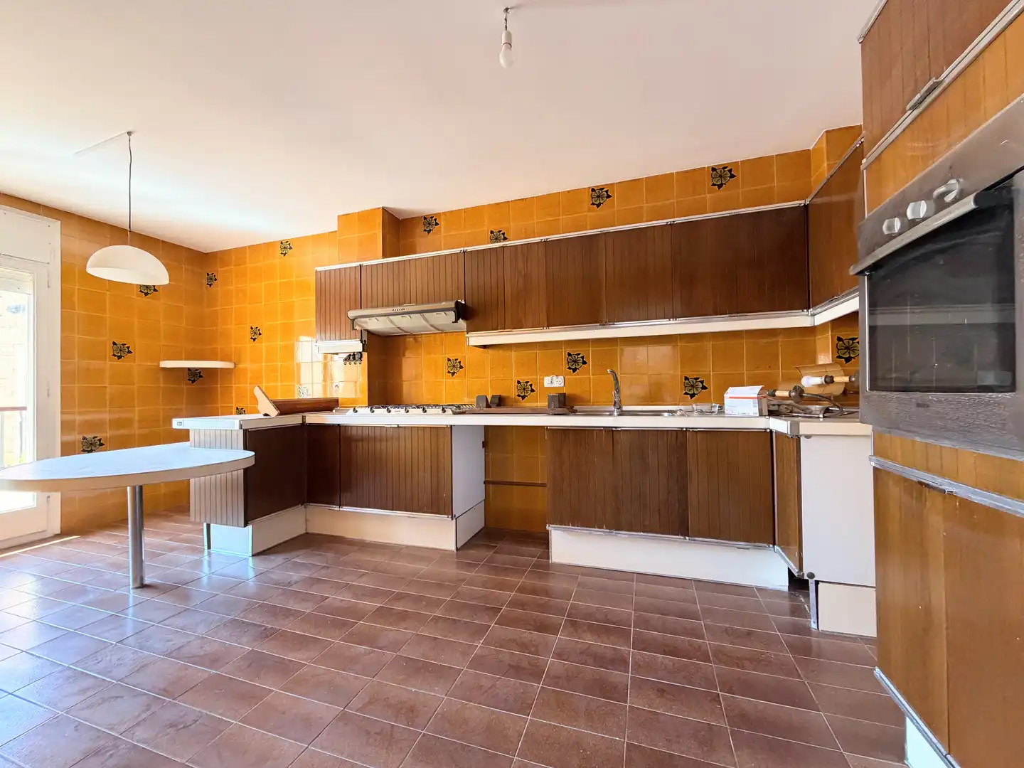 Cocina de Piso en venta en Vilanova i la Geltrú con Calefacción y Horno