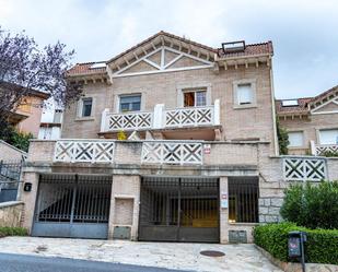 Exterior view of Single-family semi-detached to rent in Miraflores de la Sierra  with Private garden, Terrace and Balcony