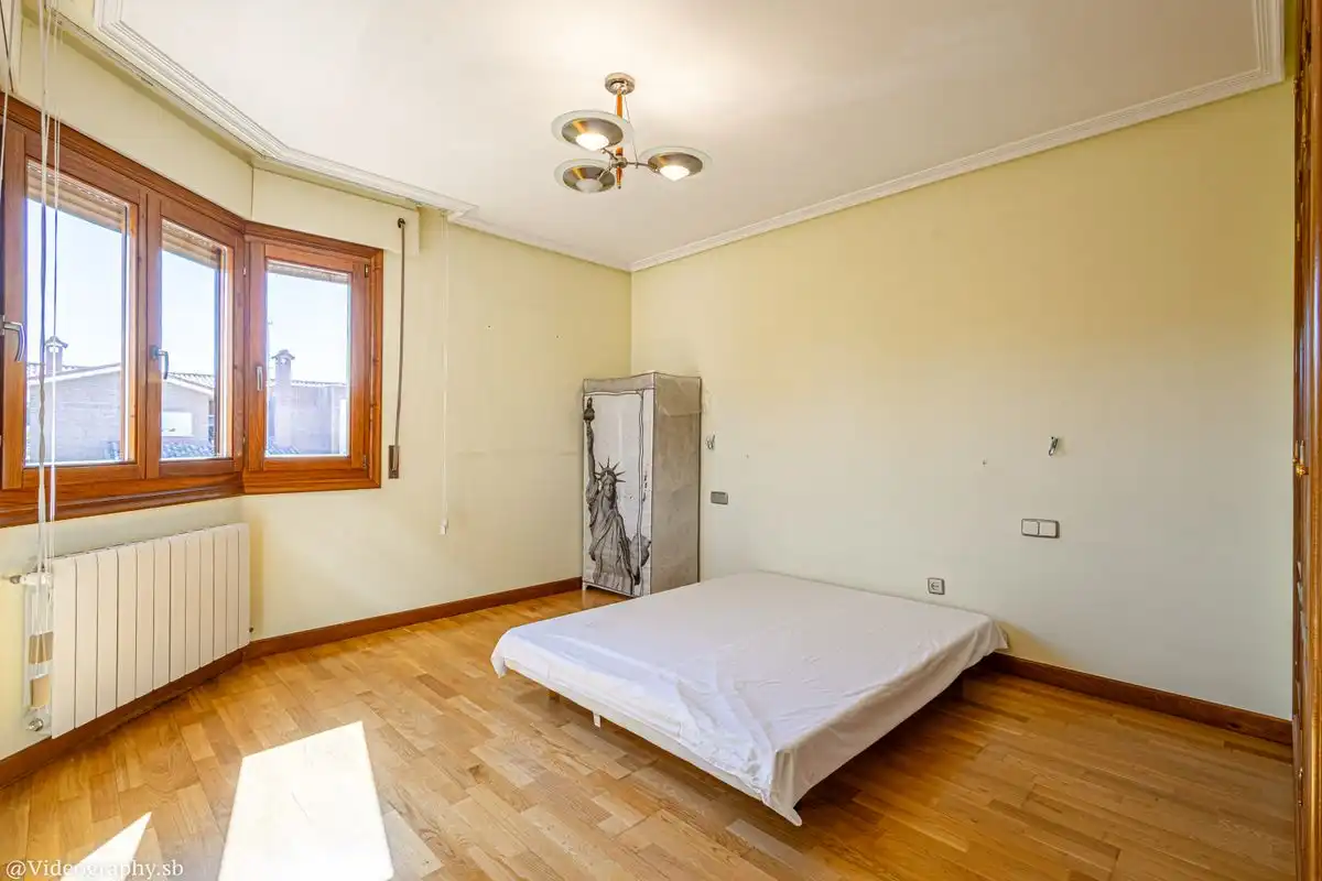Habitación de Casa o chalet en venta en Alcalá de Henares con Aire acondicionado, Calefacción y Jardín privado