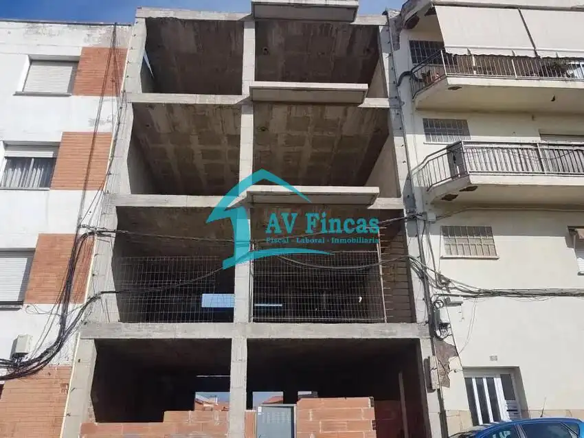Vista exterior de Edificio en venta en Esparreguera