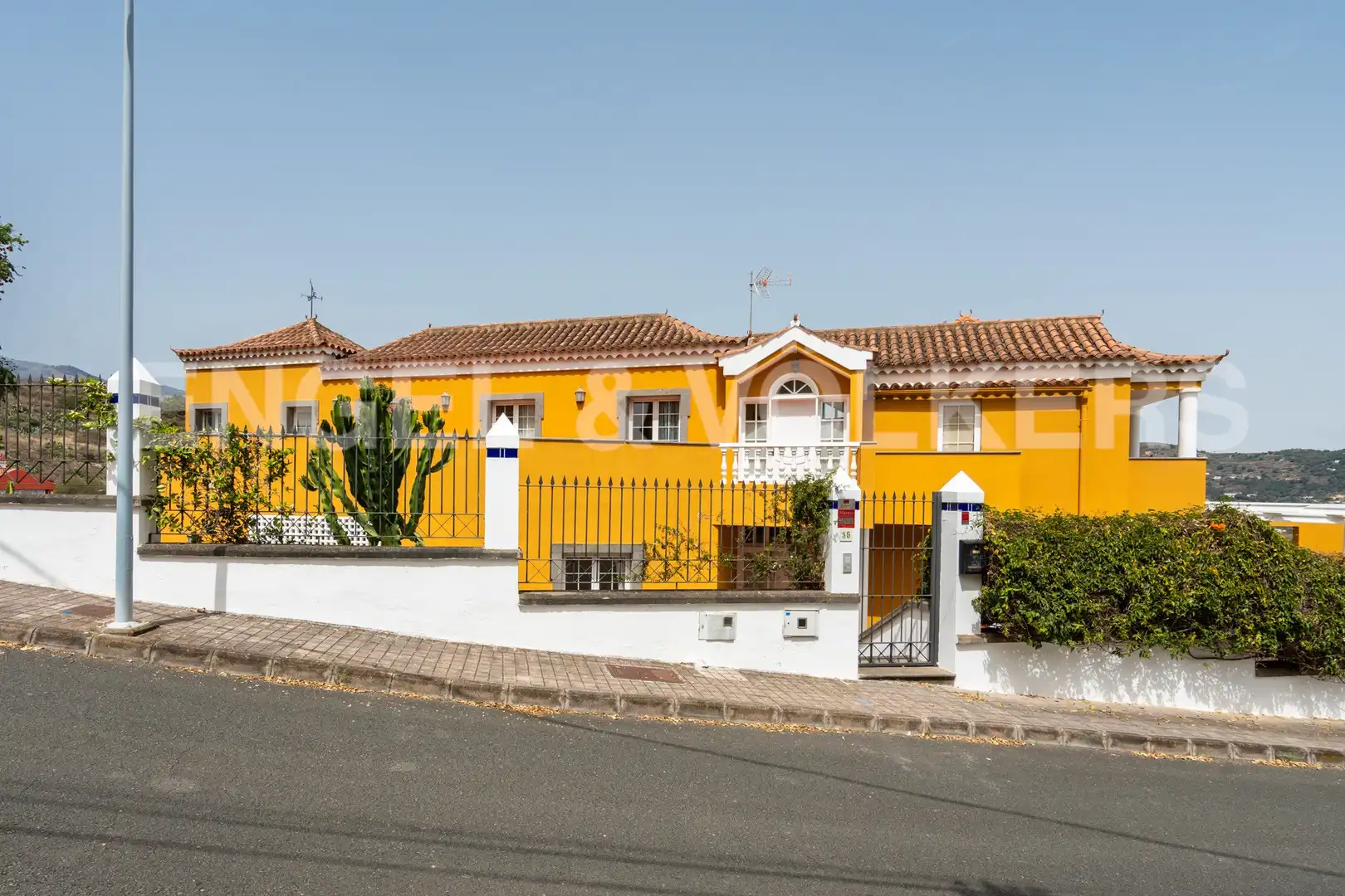 Vista exterior de Casa o xalet en venda en Santa Brígida amb Calefacció, Jardí privat i Moblat