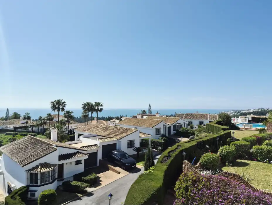 Vista exterior de Apartament en venda en Mijas amb Aire condicionat, Terrassa i Moblat
