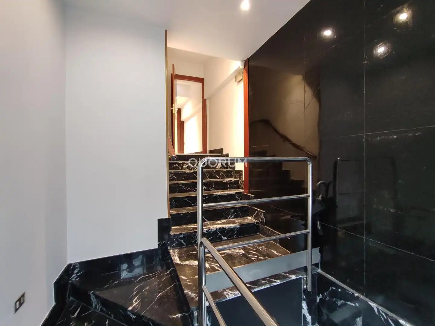 Local en venta en Bilbao  con Aire acondicionado y Amueblado