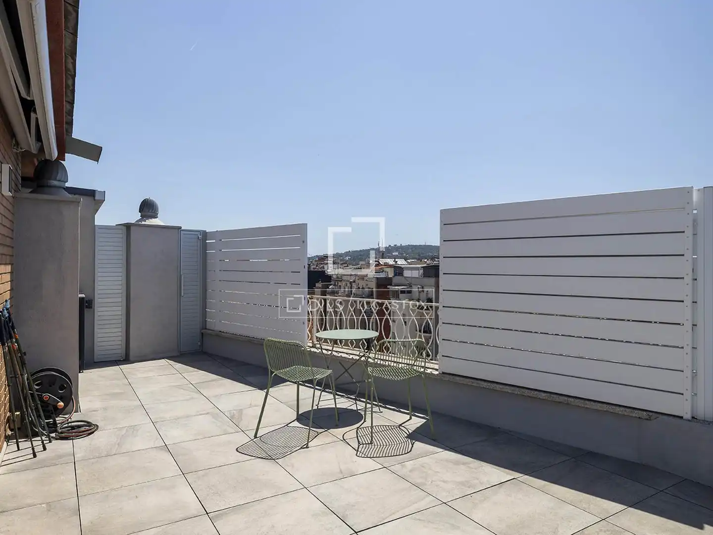 Terrasse von Dachboden zur Miete in Barcelona mit Klimaanlage, Terrasse und Möbliert