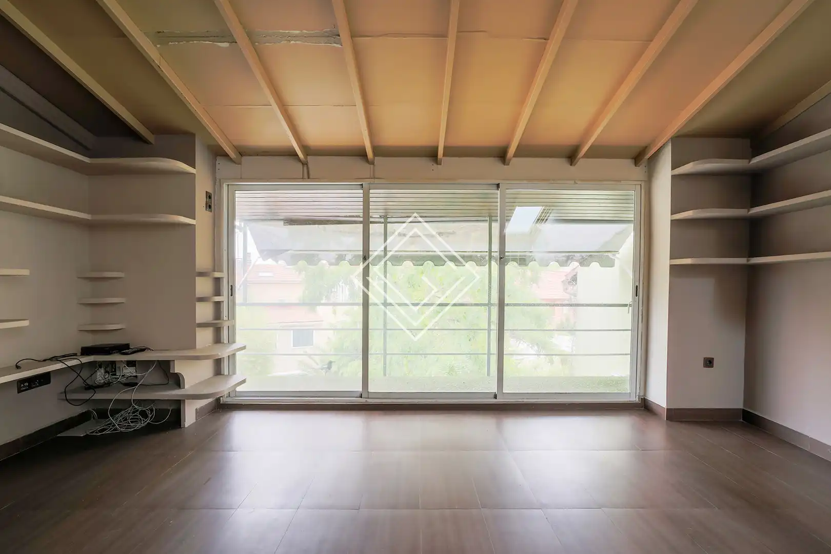 Einfamilien-Reihenhaus zum Verkauf in Madrid mit Klimaanlage, Heizung und Privatgarten