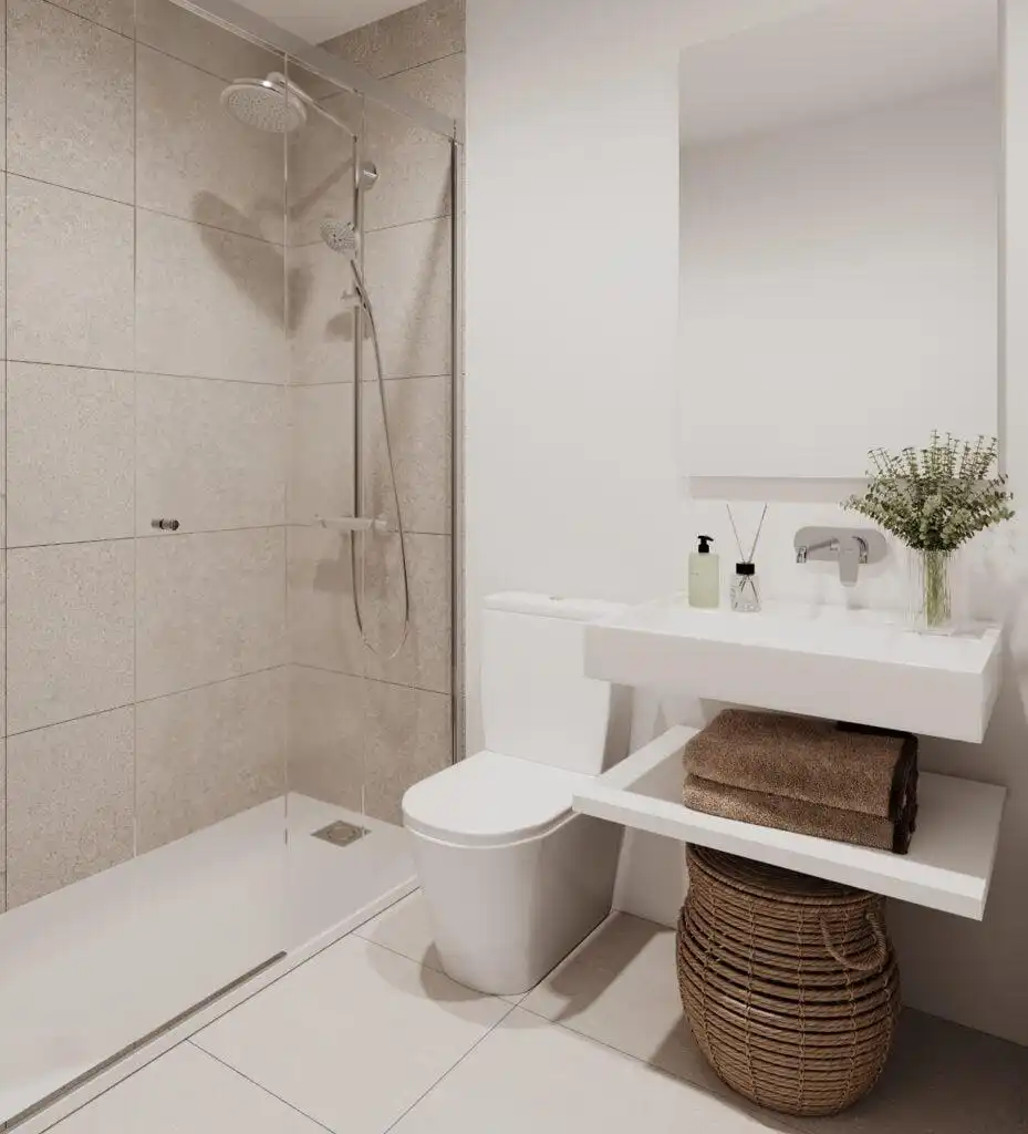 Badezimmer von Einfamilien-Reihenhaus zum Verkauf in Estepona mit Klimaanlage, Heizung und Privatgarten
