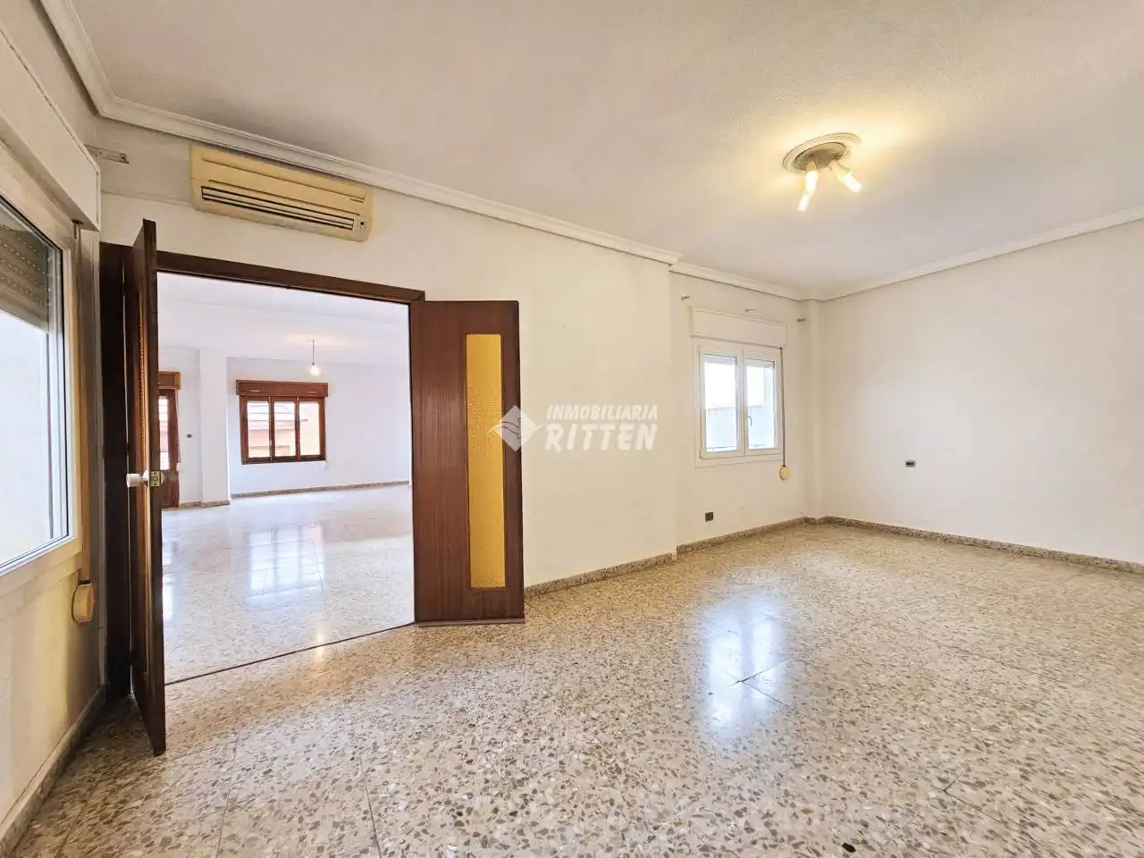 Sala d'estar de Pis en venda en La Unión amb Balcó