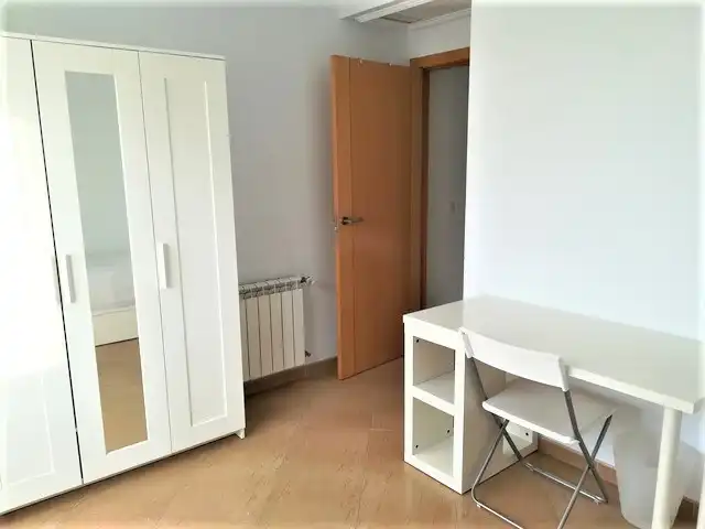 Schlafzimmer von Wohnung zur Miete in Cáceres mit Klimaanlage, Heizung und Terrasse
