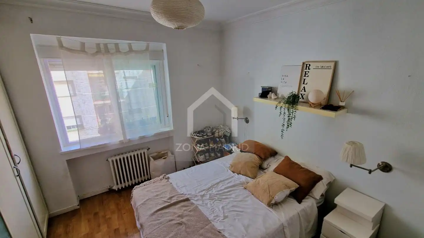 Bedroom of Flat for sale in Madrid  with Furnished
