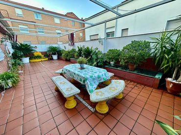 Casa amb balcó en venda a Paseo de España 33