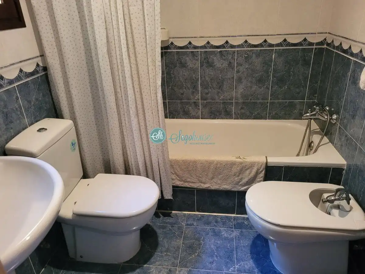 Bathroom of Flat for sale in Palazuelos de Eresma  with Heating, Storage room and Community pool