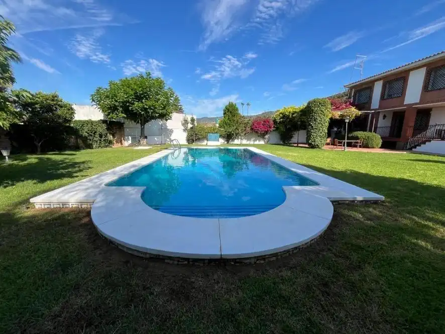 Swimming pool of Houses for sale in Córdoba  with Air Conditioner, Heating and Private garden
