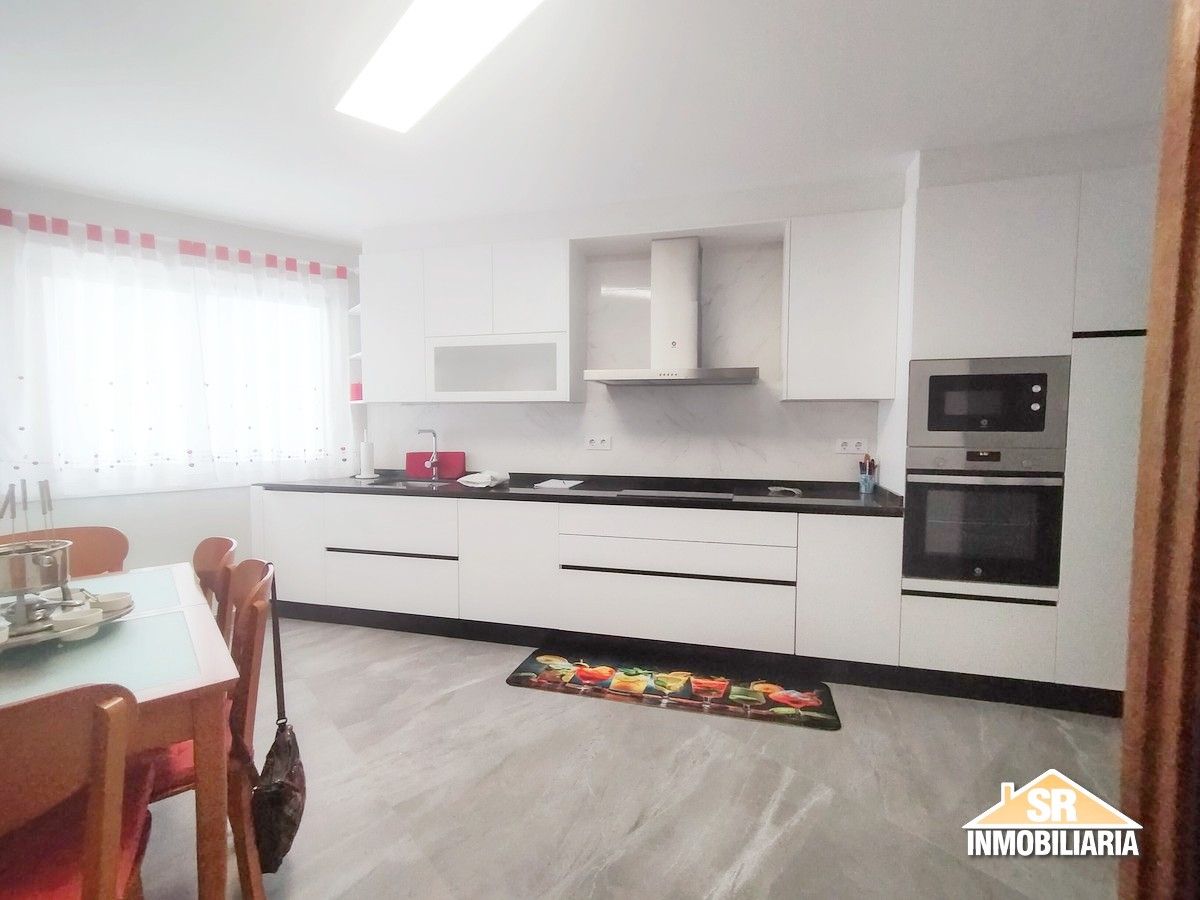 Kitchen of Flat to rent in A Coruña Capital   with Parquet flooring, Furnished and Oven