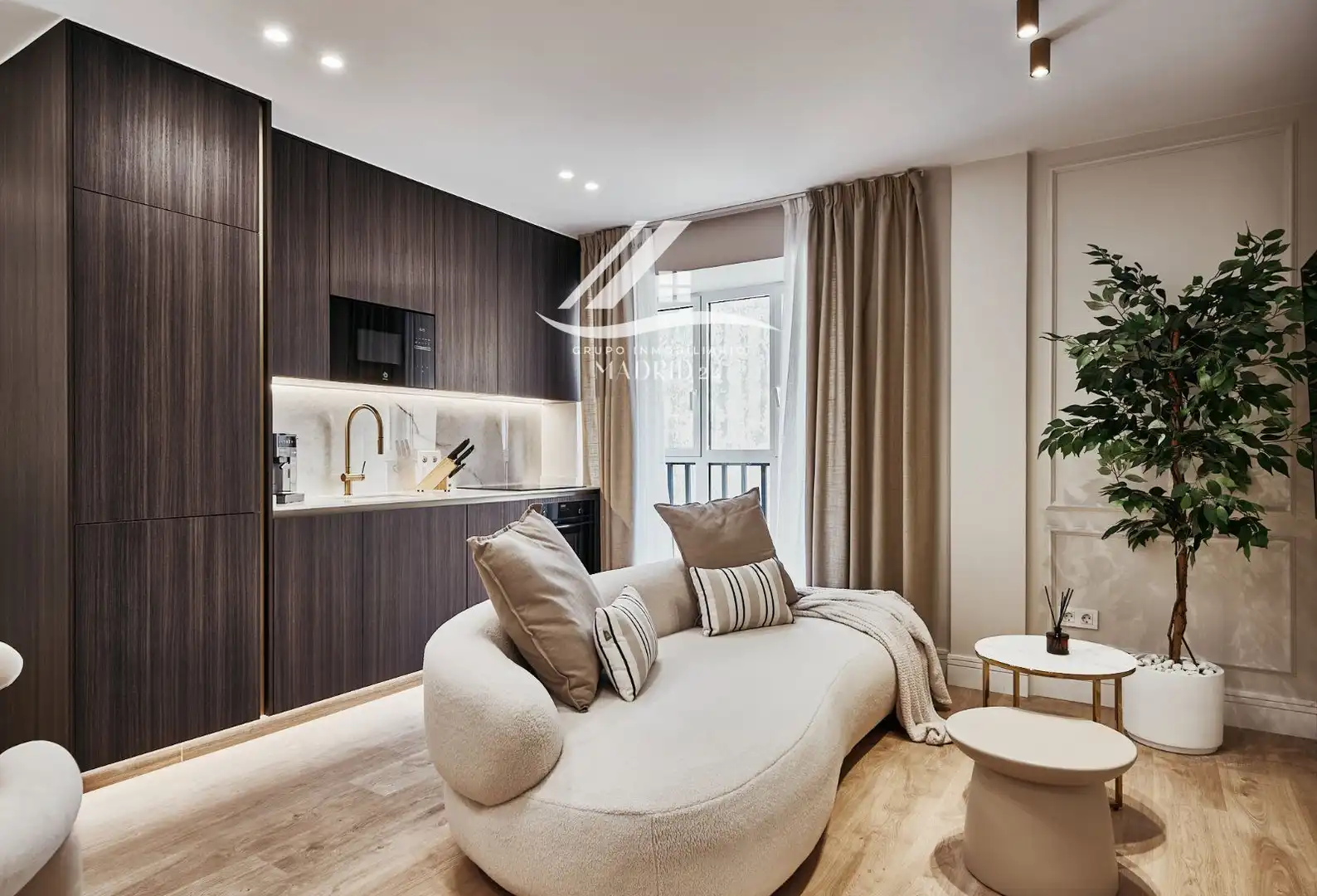 Piso con ascensor en venta en Calle de Piamonte, imagen 4