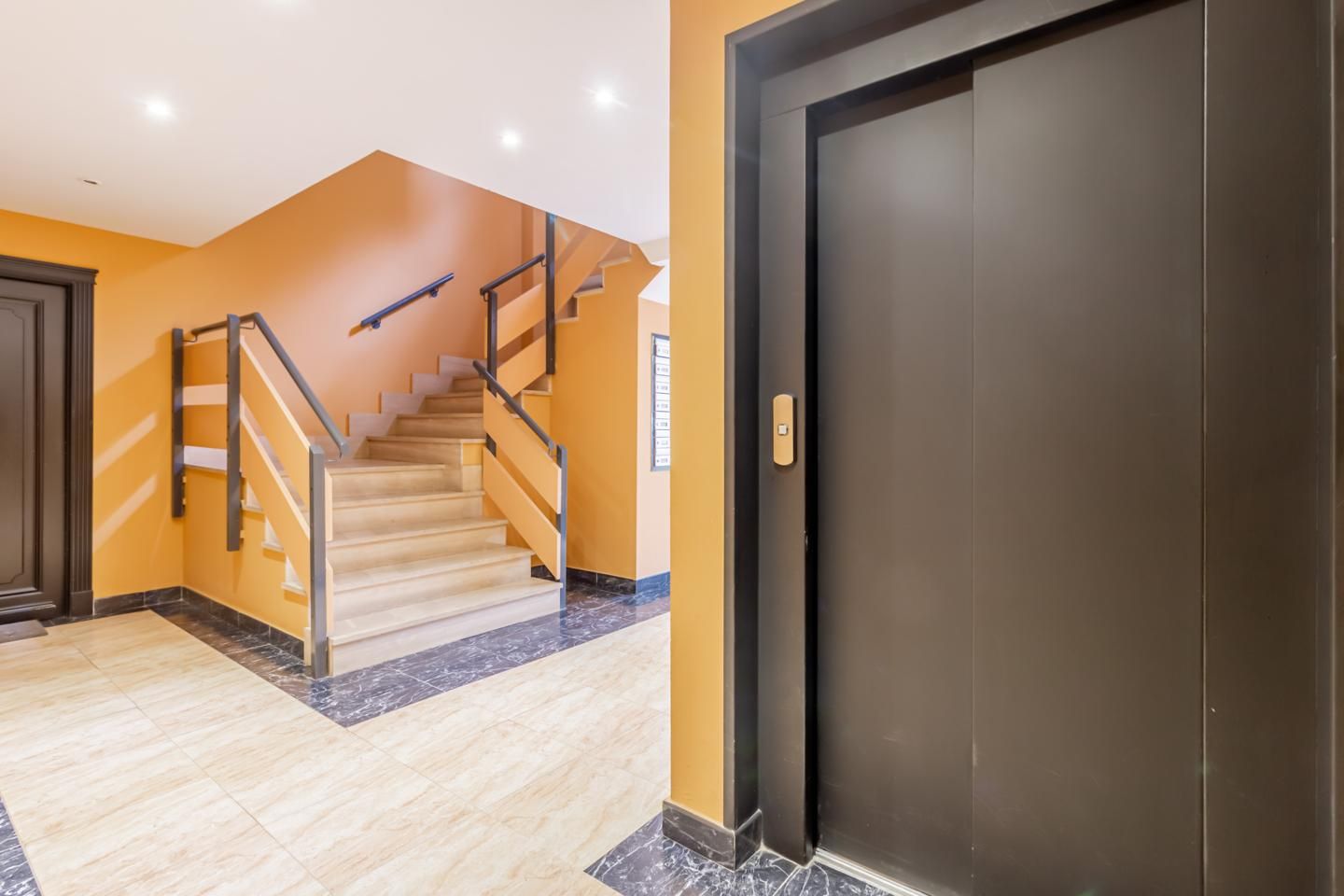 Flat for sale in  Madrid Capital  with Air Conditioner and Furnished