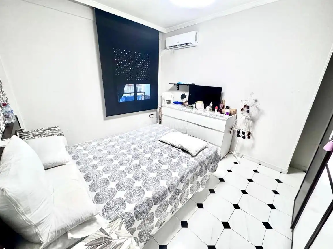 Bedroom of Flat for sale in Córdoba  with Air Conditioner, Heating and Terrace